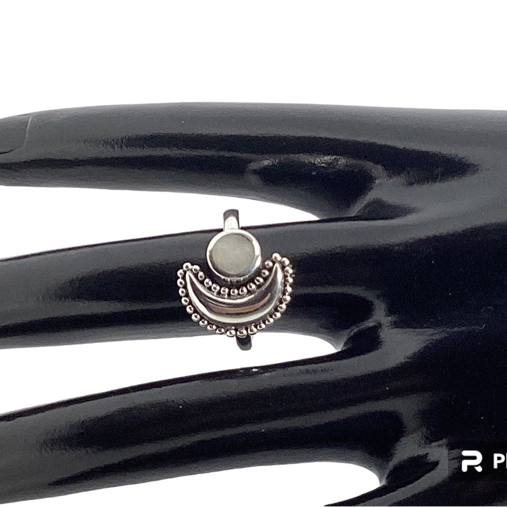 Sterling Silver Oxidized Moonstone Ring in Size 7. Stamped 925 **New**14.22 mm